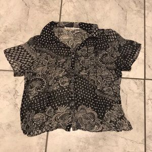 Black and white short sleeve